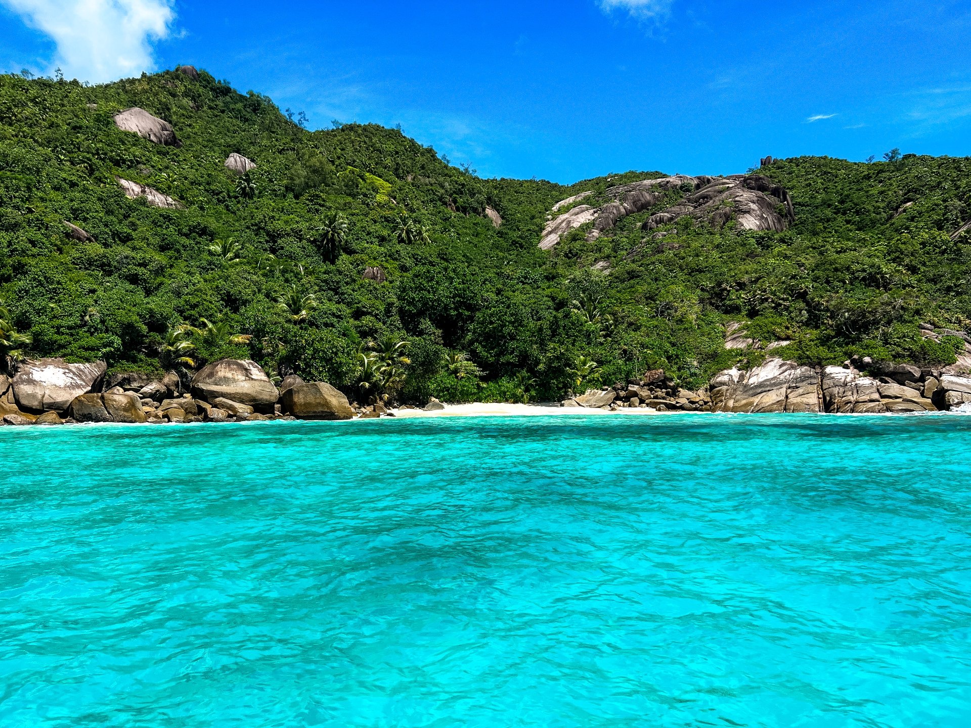 top-seychelles-travel-tips:-not-to-miss-islands-and-beaches